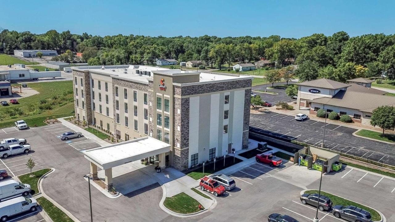 Comfort Suites Grandview - Kansas City Екстер'єр фото